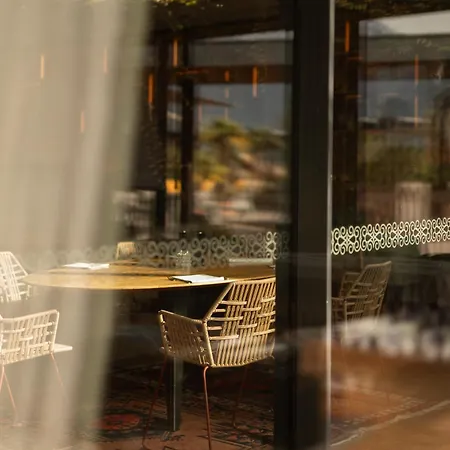 Muchele Hotel Postal / Burgstall
