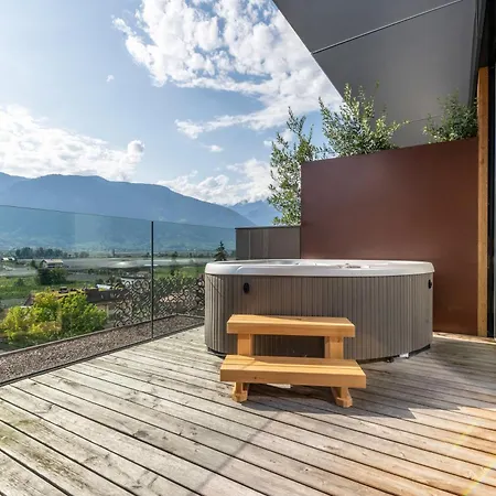 Hotel Muchele Postal / Burgstall